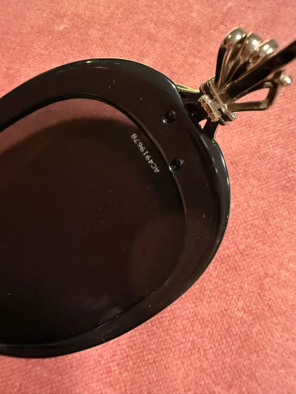 CHANEL Authentic Vintage Black Oversized Sunglasses with Silver Bows - Picture 3 of 12